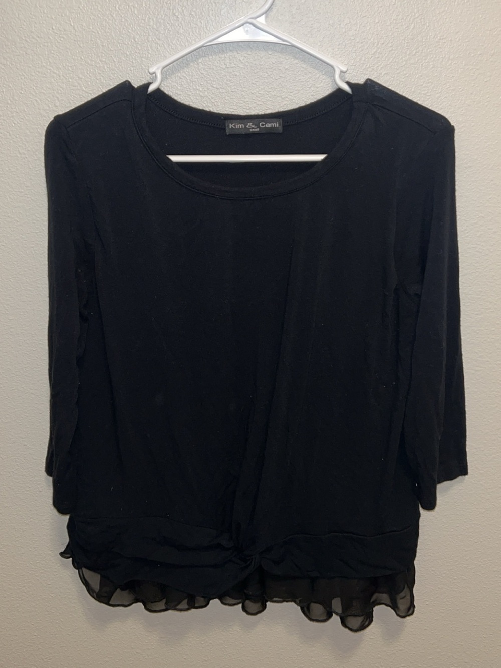 Kim & Cami Black Scoop Neck Long Sleeve Top with Ruffle Hem